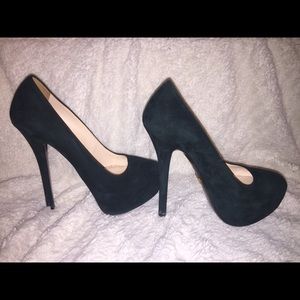 Prada pumps size 37